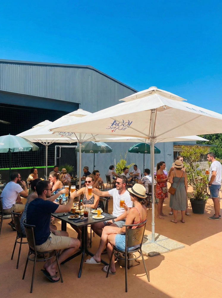 Apero sur la terrasse le repere